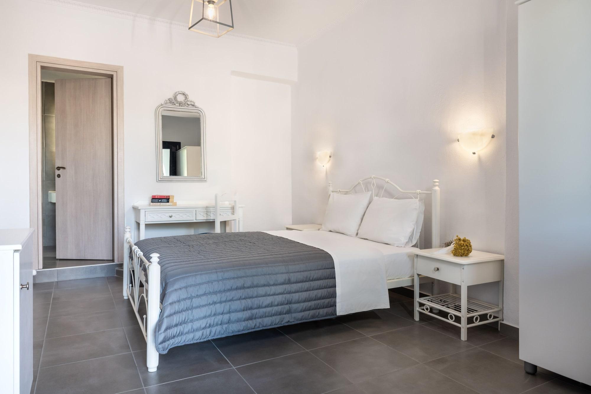 Rivari Santorini Kamári