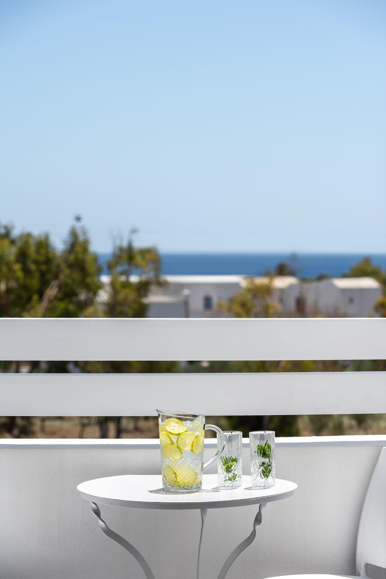 Rivari Santorini Kamári