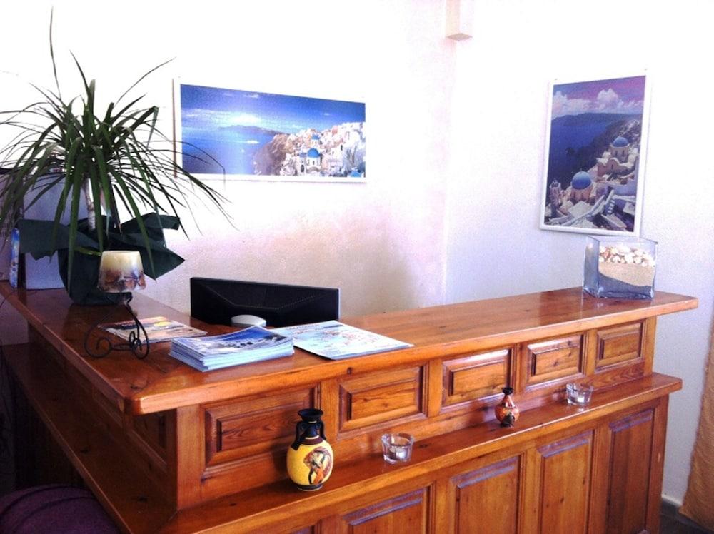 Aparthotel Stavros