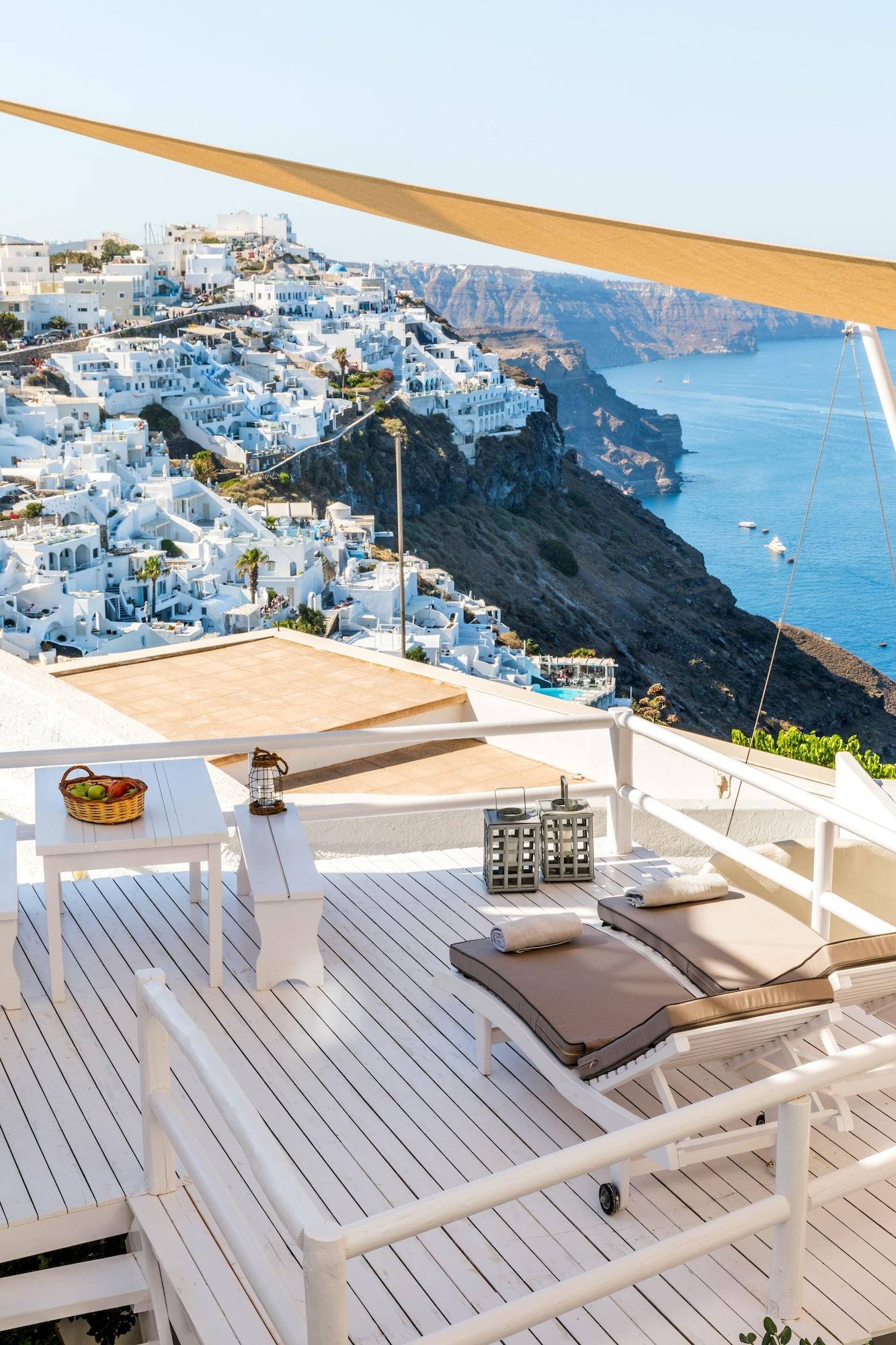 Blue Dolphins Hotel 3*
