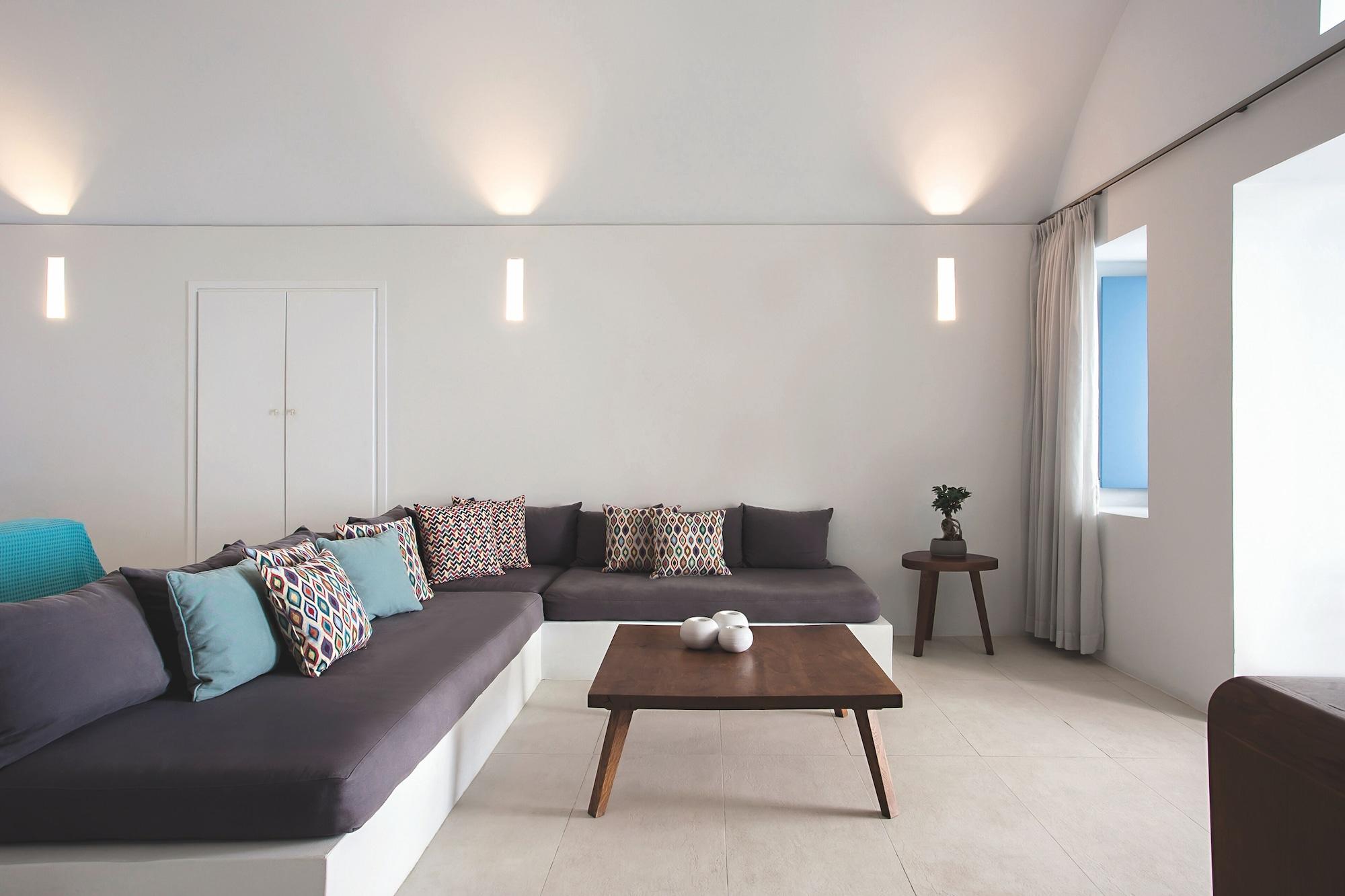 Remezzo Hotel Imerovigli (Santorini)