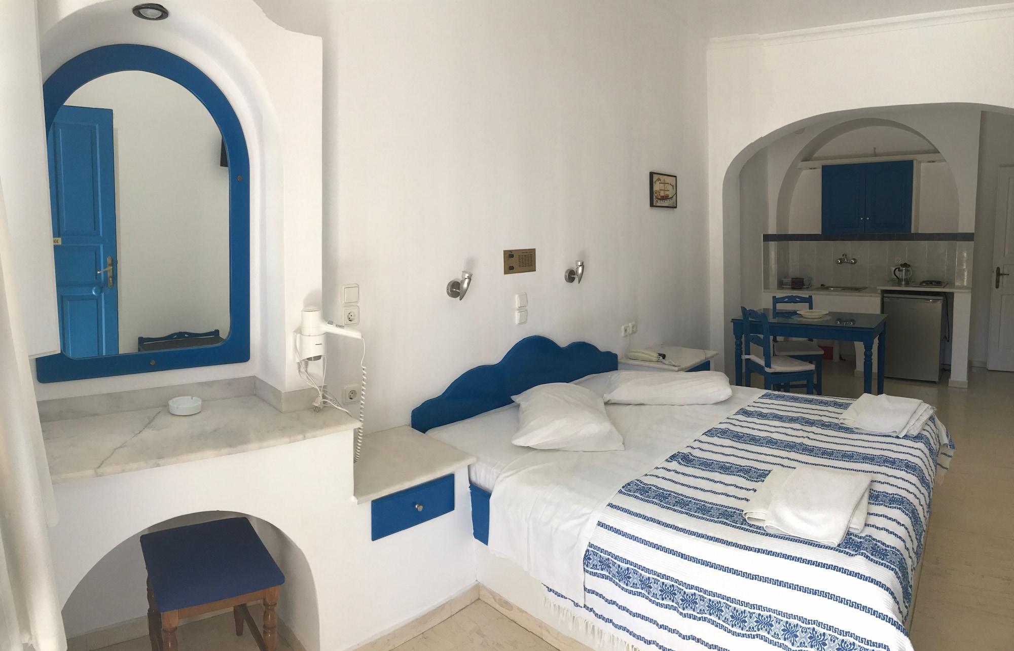 Dioskouri Art Kamari (Santorini)
