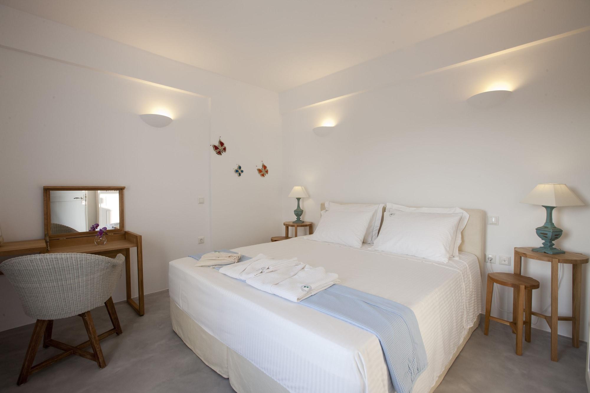 Sun Anemos Oia (Santorini)