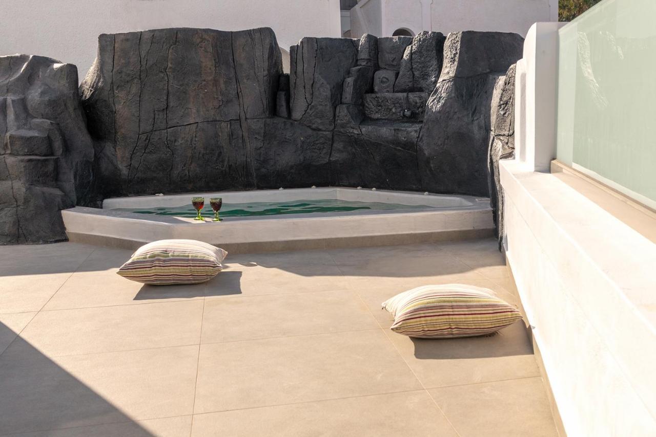 Stardust Kamari (Santorini)