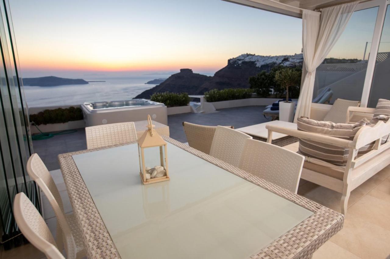 Holiday home Sunset View Santorini - With Outdoor Jacuzzi Firostefani