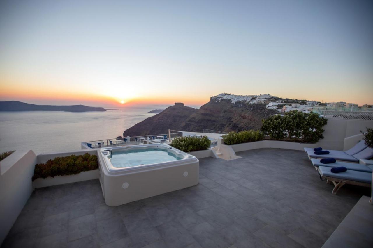 Sunset View Santorini - With Outdoor Jacuzzi Holiday home Firostefani