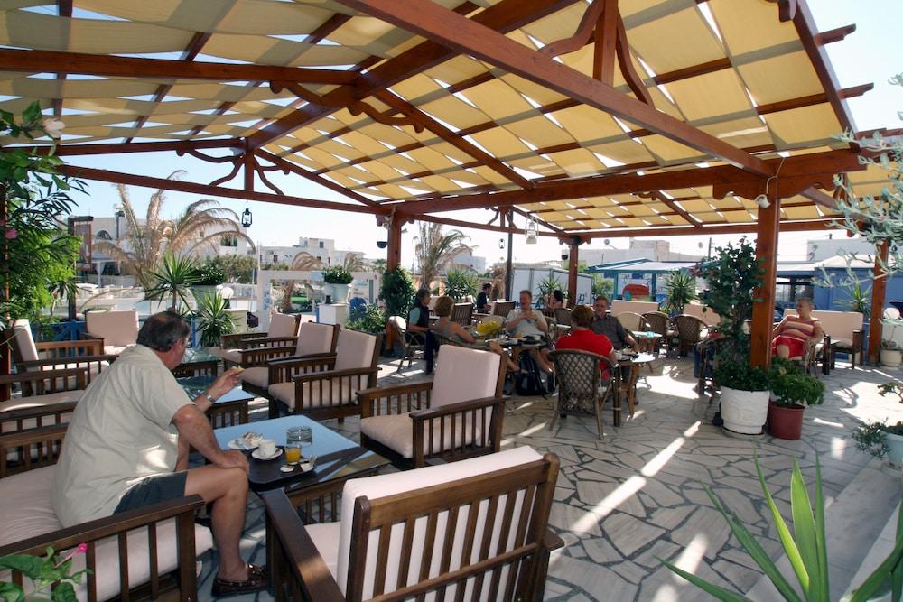 Akis Kamari (Santorini)