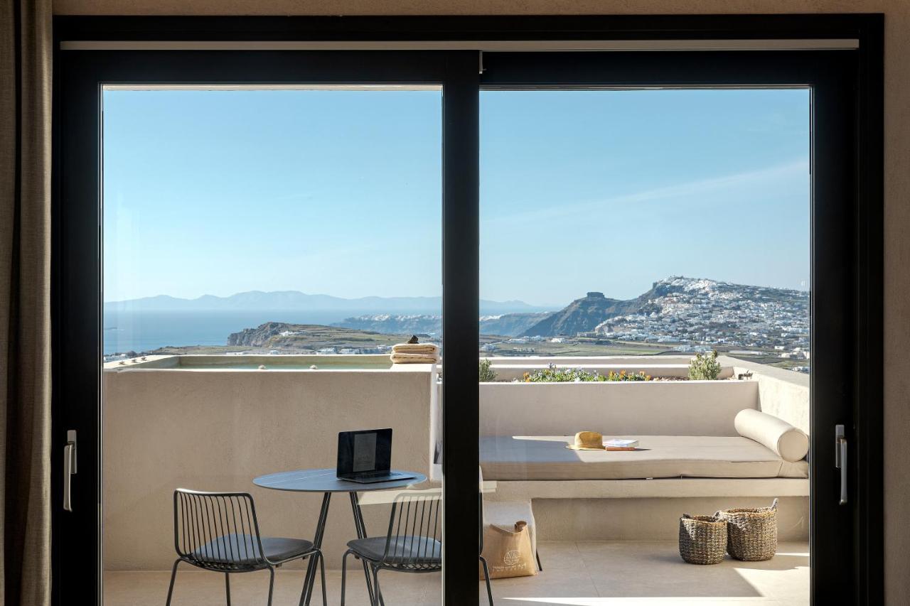Villa North Santorini - A Luxury Pyrgos Kallistis