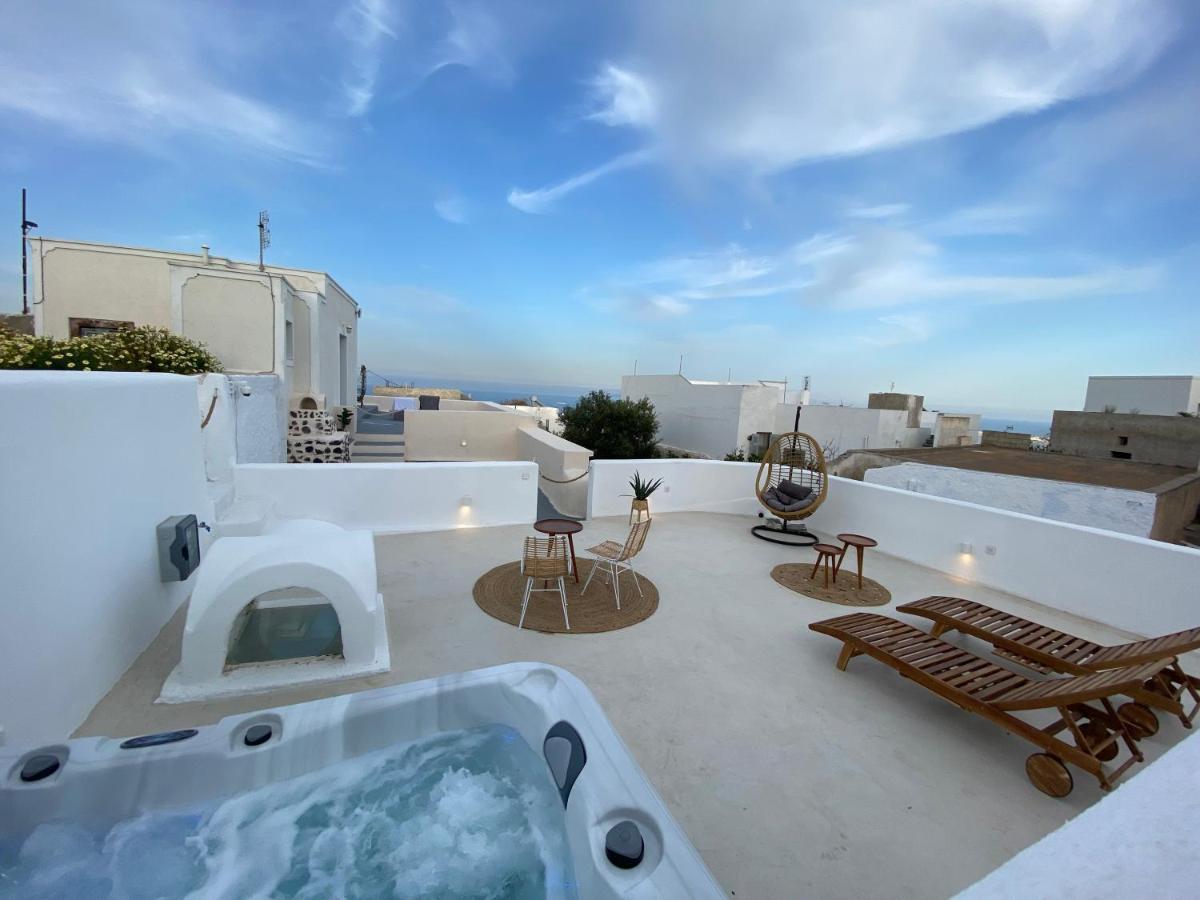 Amaryllis Santorini Apartment