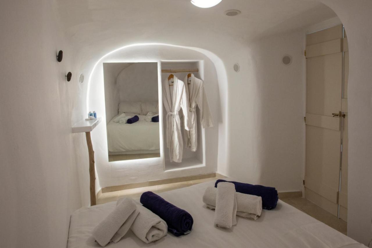Sunset View Santorini - With Outdoor Jacuzzi Holiday home Firostefani