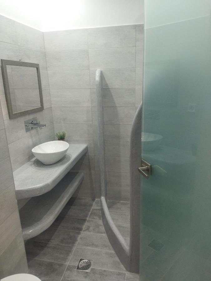 Ira Aparthotel Kamari (Santorini)