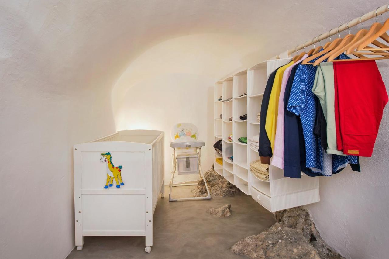 3-bed Sleeps 8 With Pool And Aircon Pyrgos Kallistis