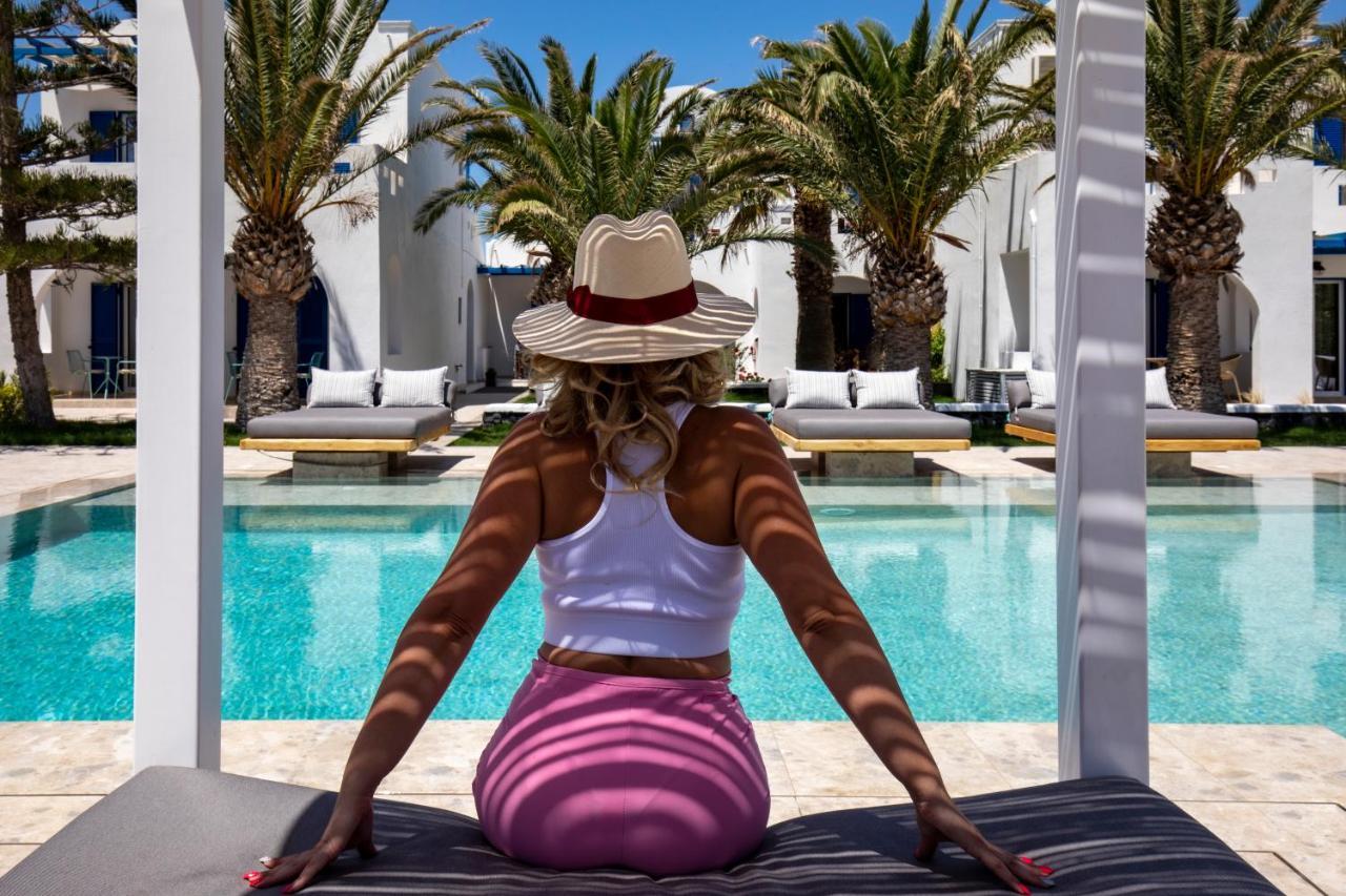 Louis Santorini Kamári