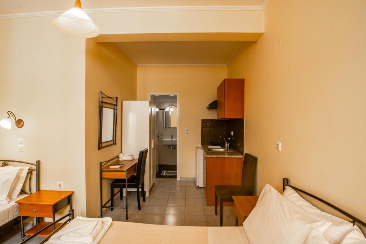 Phevos 3* Perissa (Santorini)