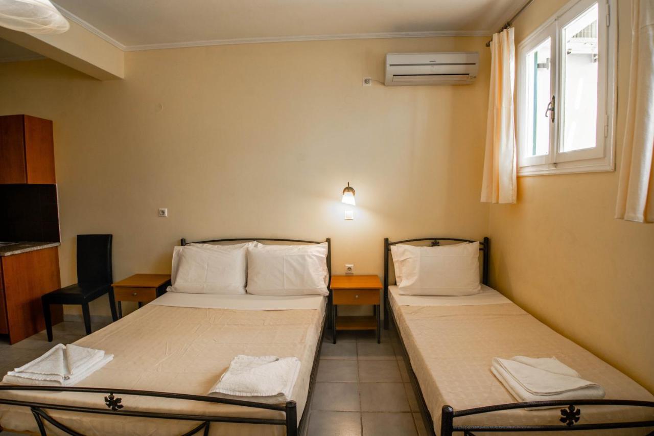 Phevos Aparthotel Perissa (Santorini)