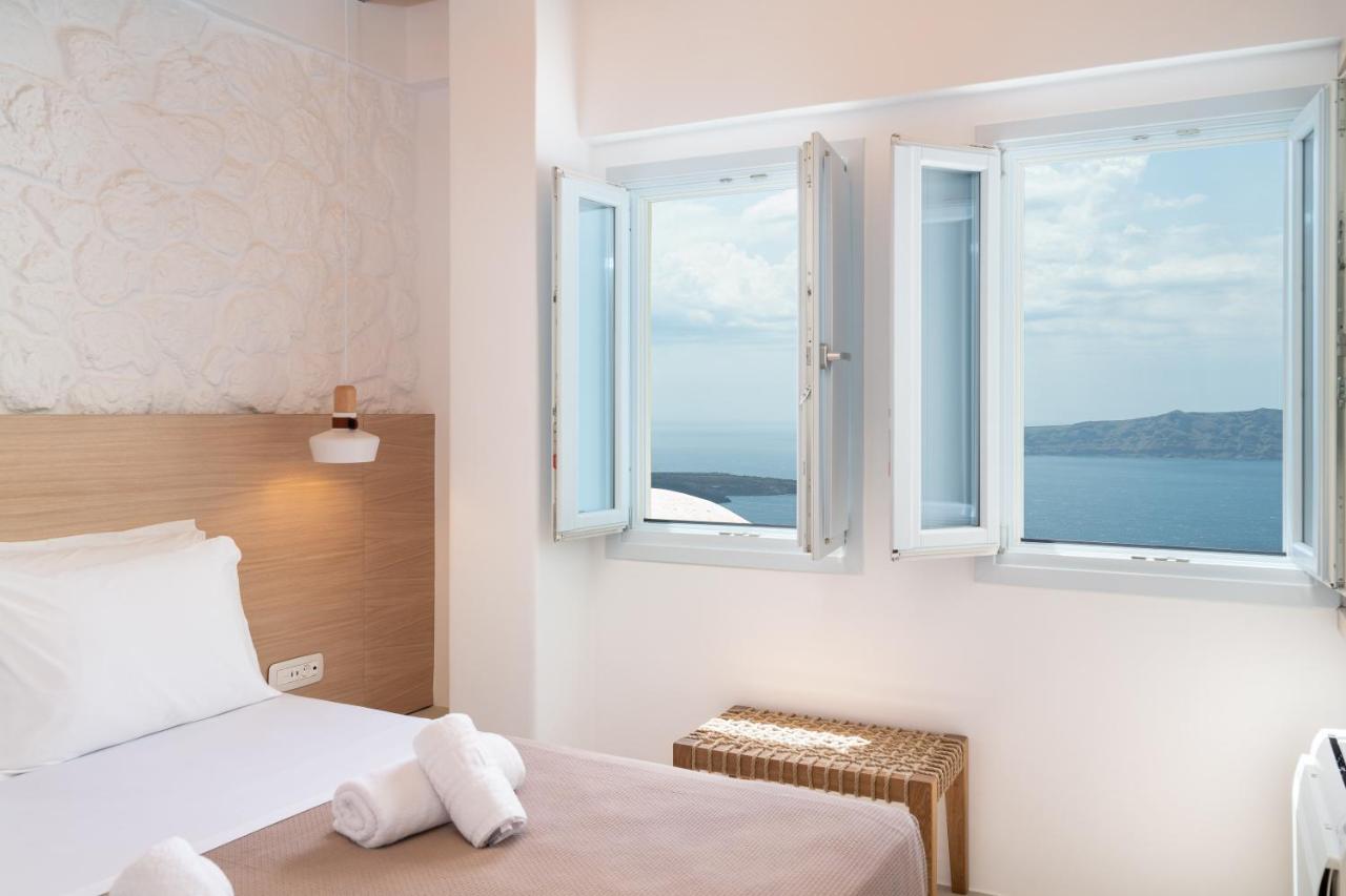 Airth Santorini Suites