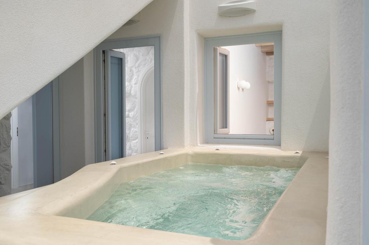 Airth Santorini Suites Firostefani