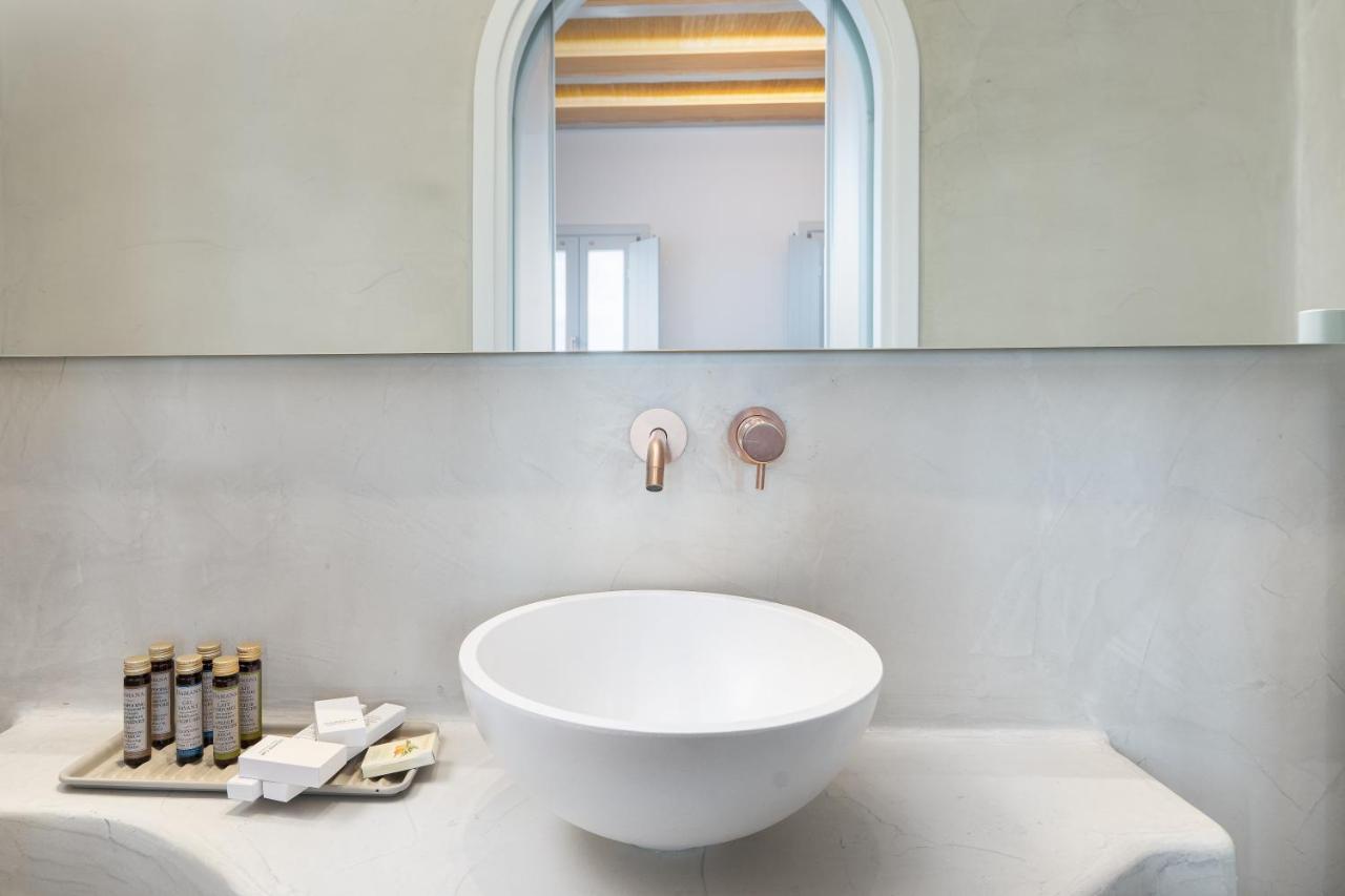 Airth Santorini Suites Firostefani