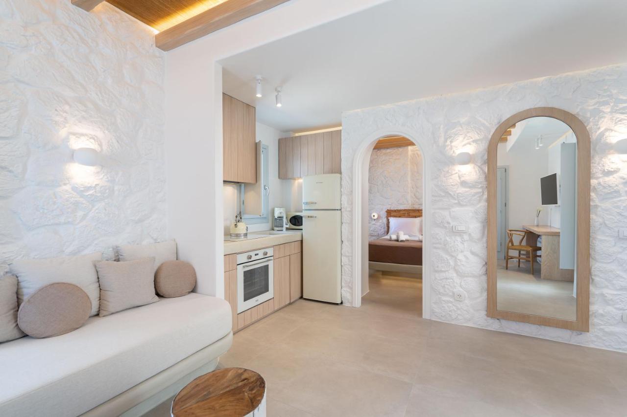 Airth Santorini Suites Firostefani