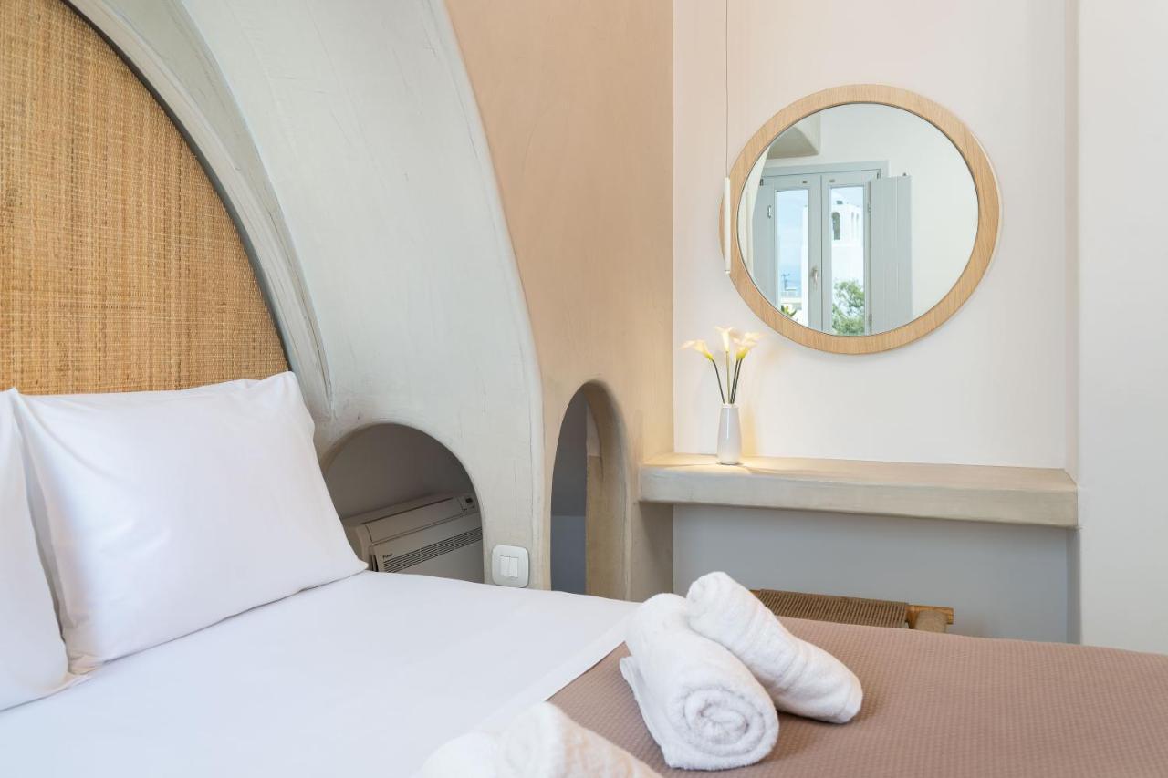 Airth Santorini Suites