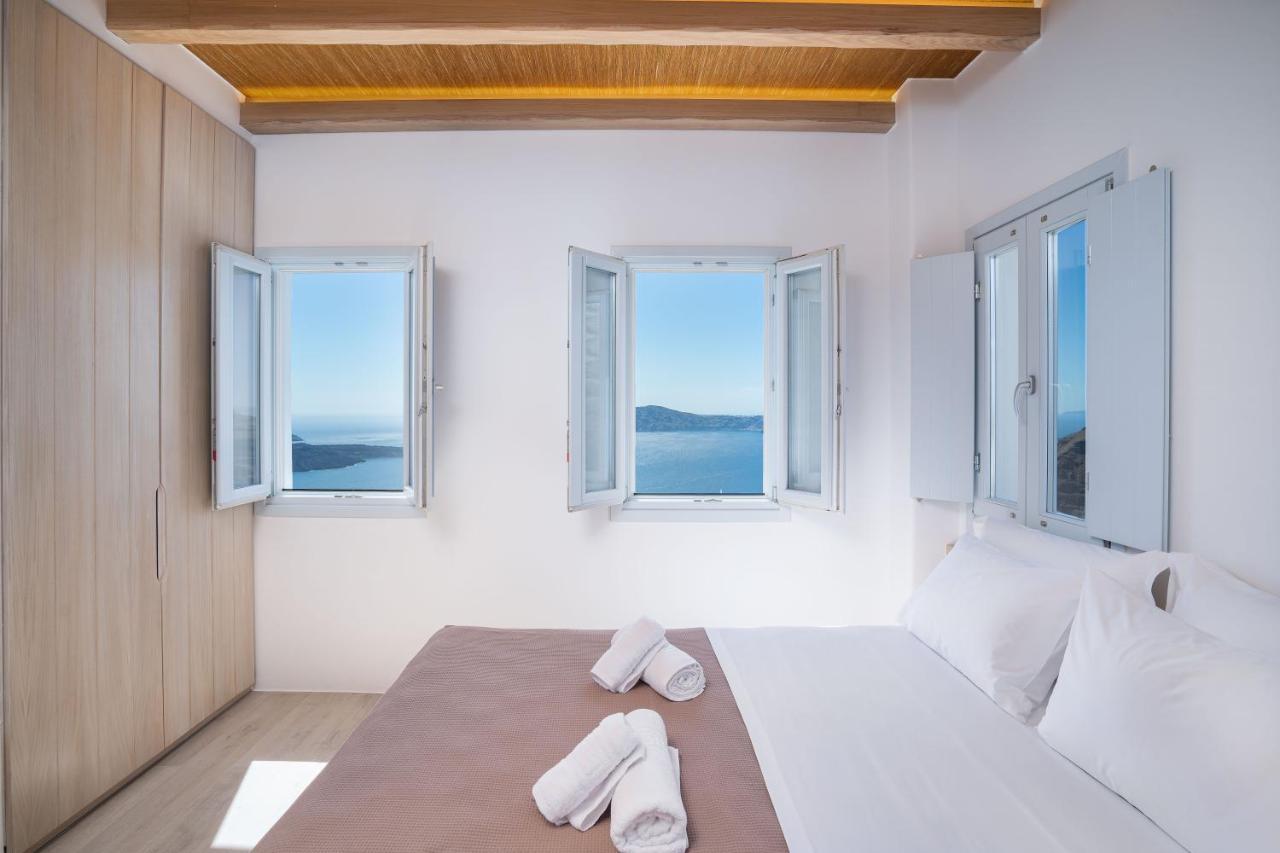 Airth Santorini Suites
