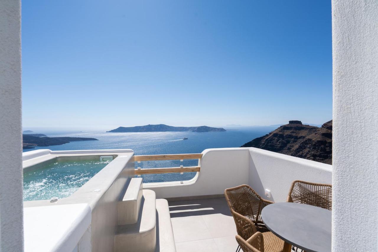 Airth Santorini Suites *