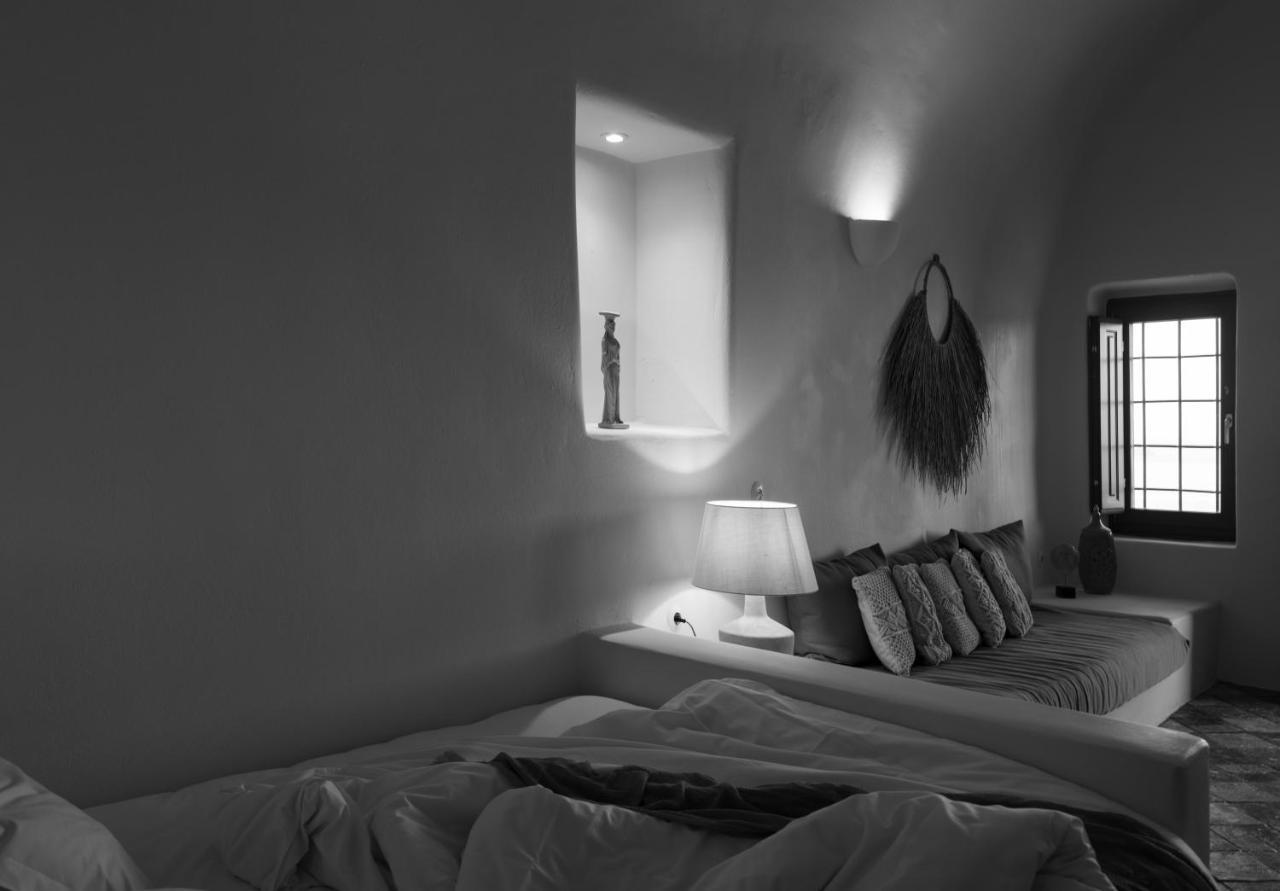 The Architect's Cave House * Oia (Santorini)