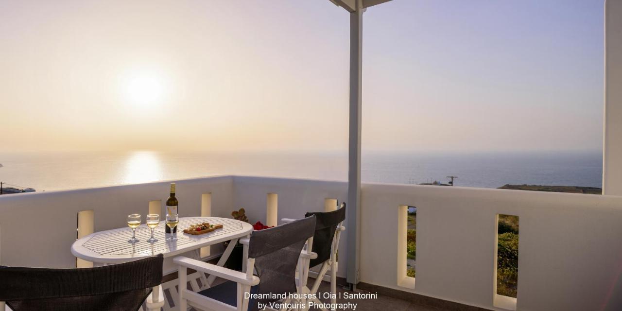 Dreamland ηouses * Oia (Santorini)