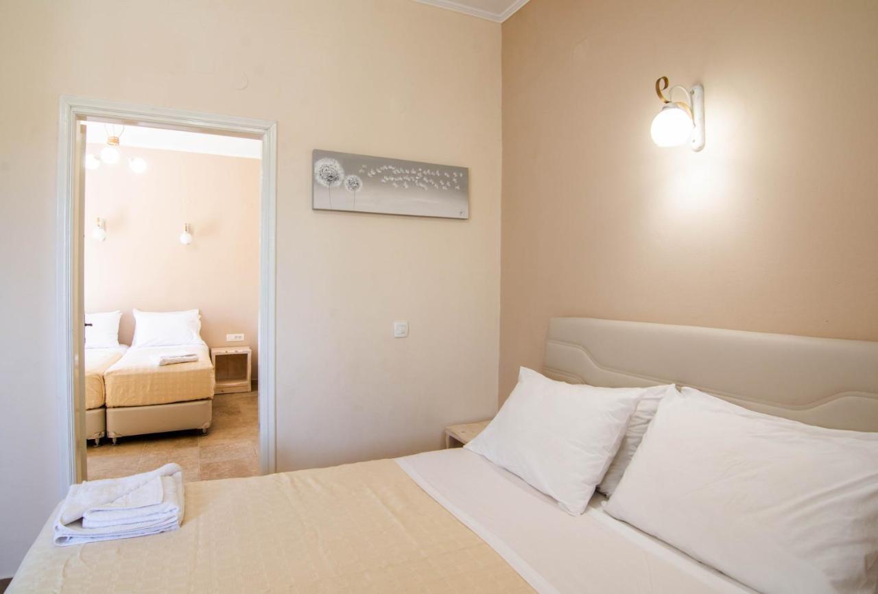 Phevos Aparthotel Perissa (Santorini)
