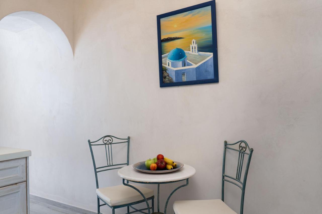 Thousand Stars Suites&rooms * Kamari (Santorini)