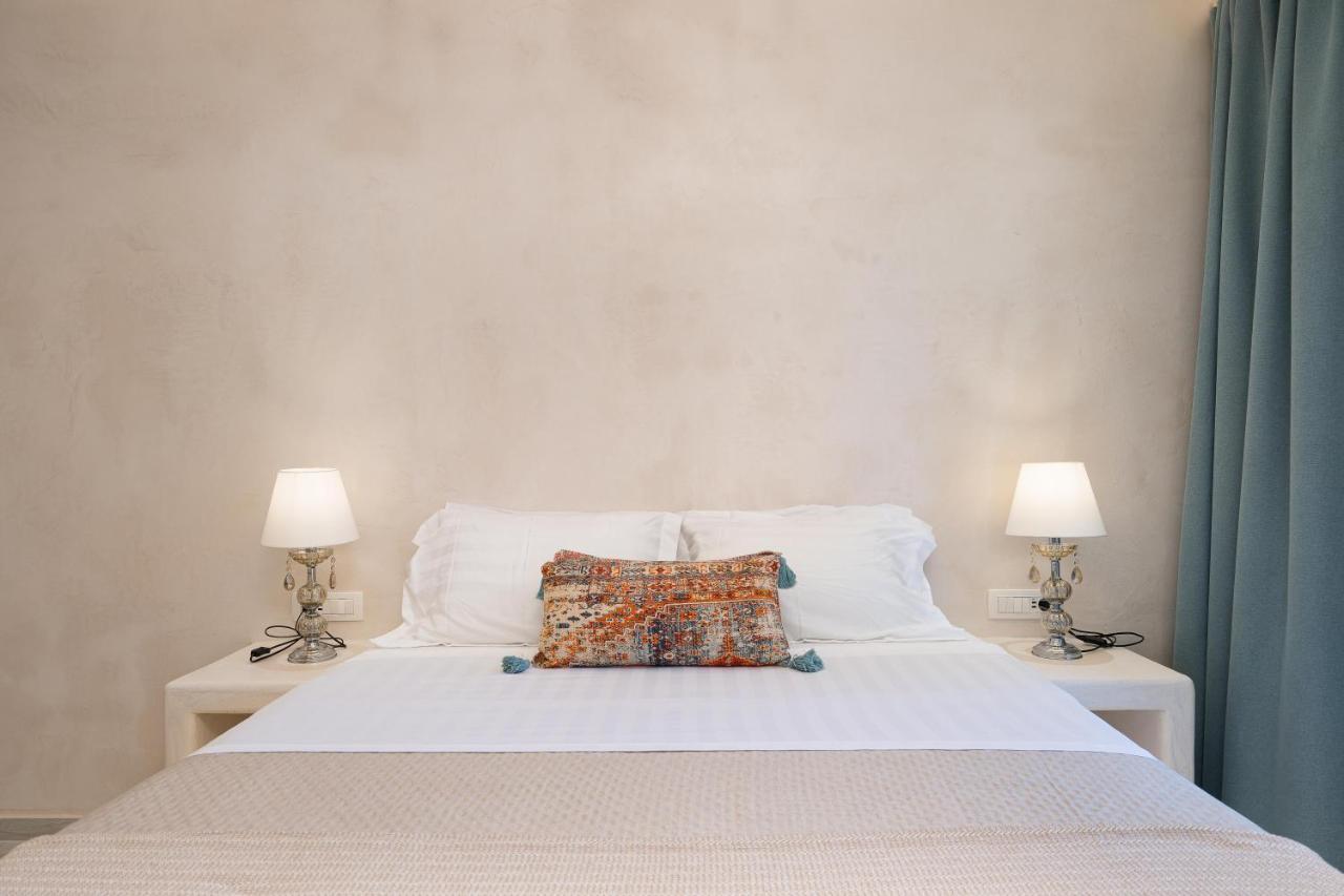 Thousand Stars Suites&rooms Kamari (Santorini)
