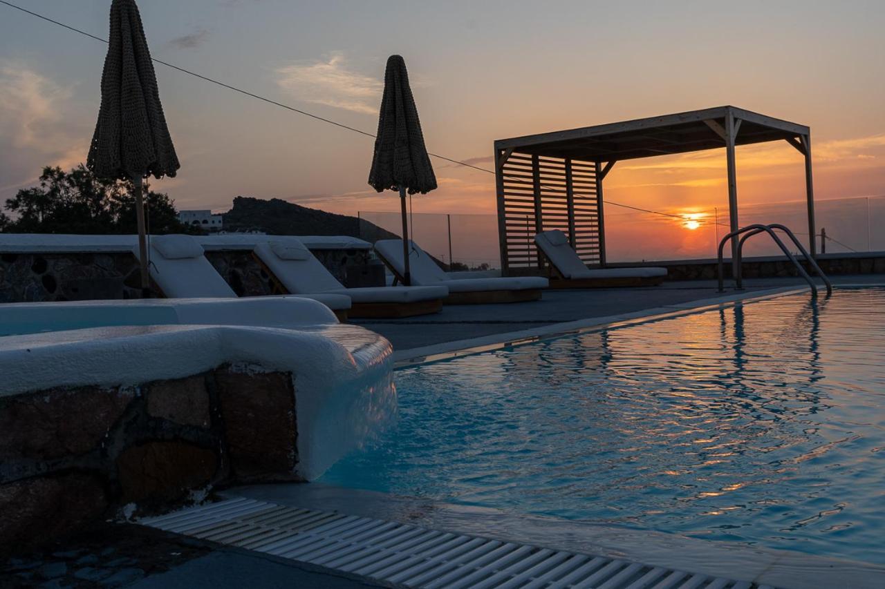 Symmetry 4* Akrotiri (Santorini)