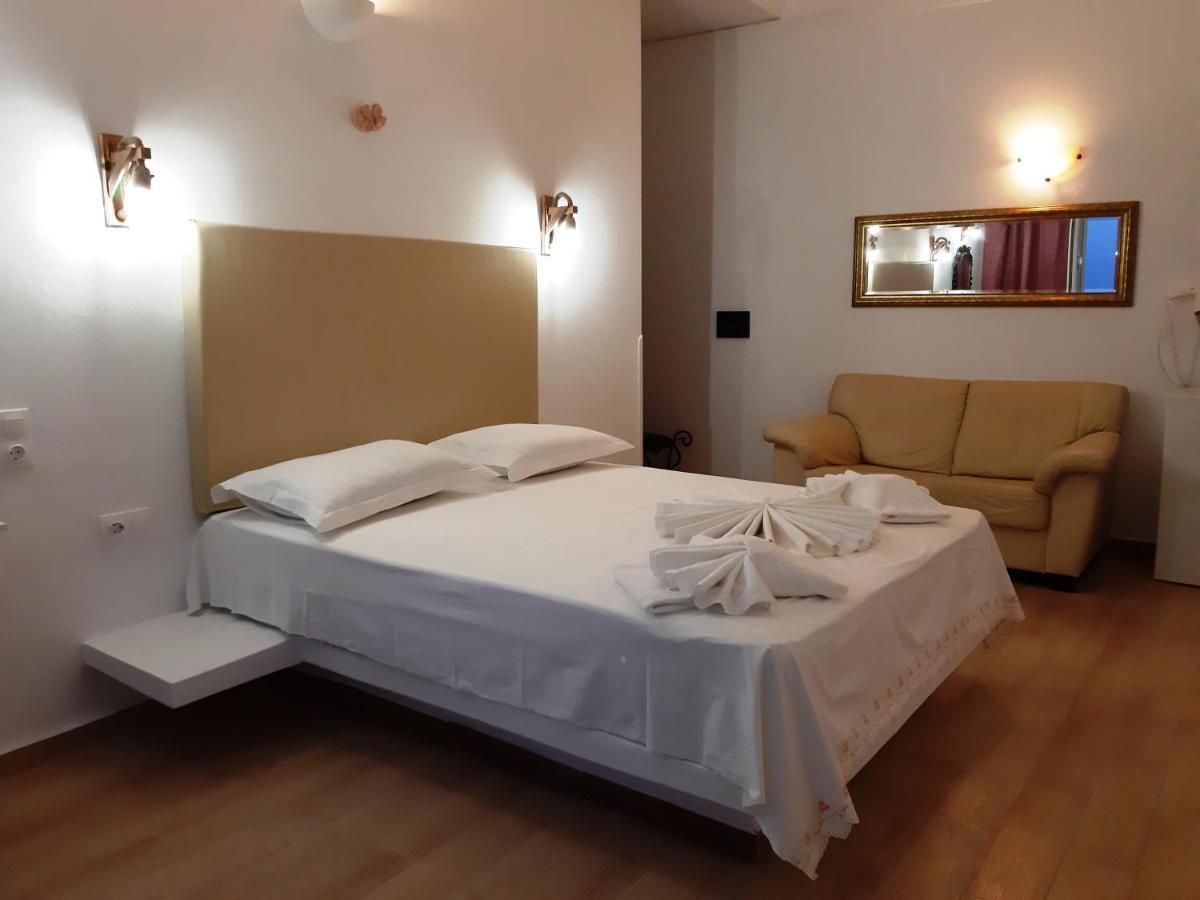Atalos 3* Kamari (Santorini)