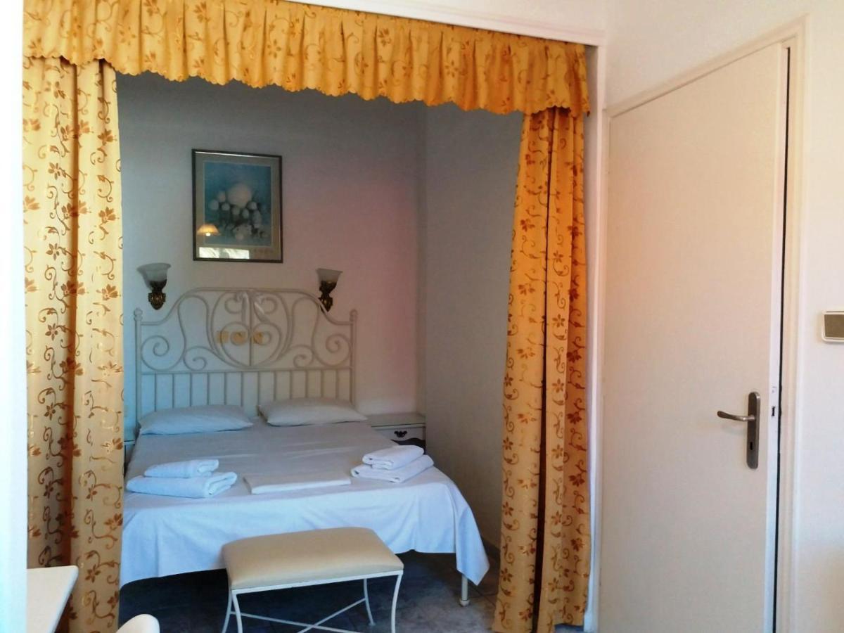 Aparthotel Atalos Kamari (Santorini)