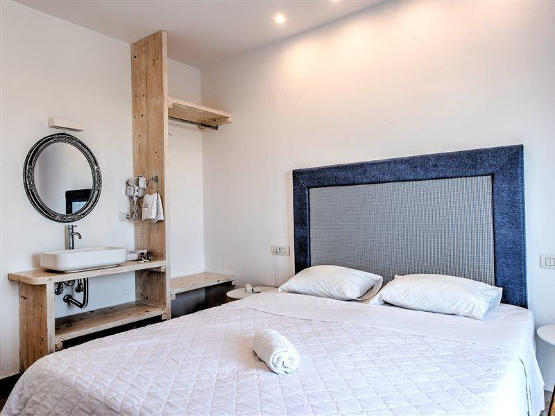 Anamar Santorini Hotel 4*