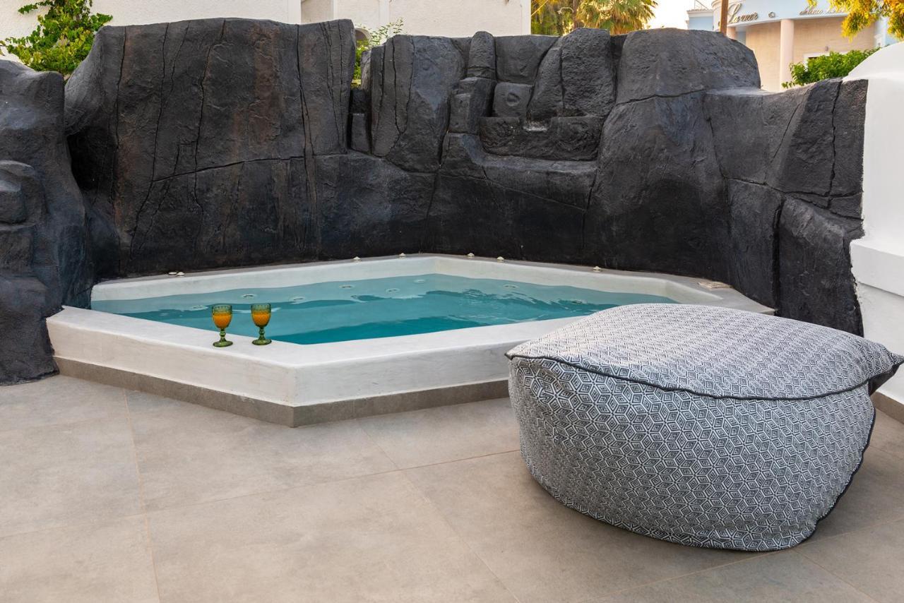 Stardust * Kamari (Santorini)