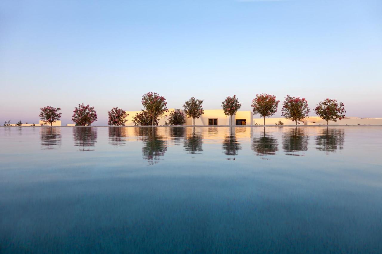 Resort Nous Santorini 5*