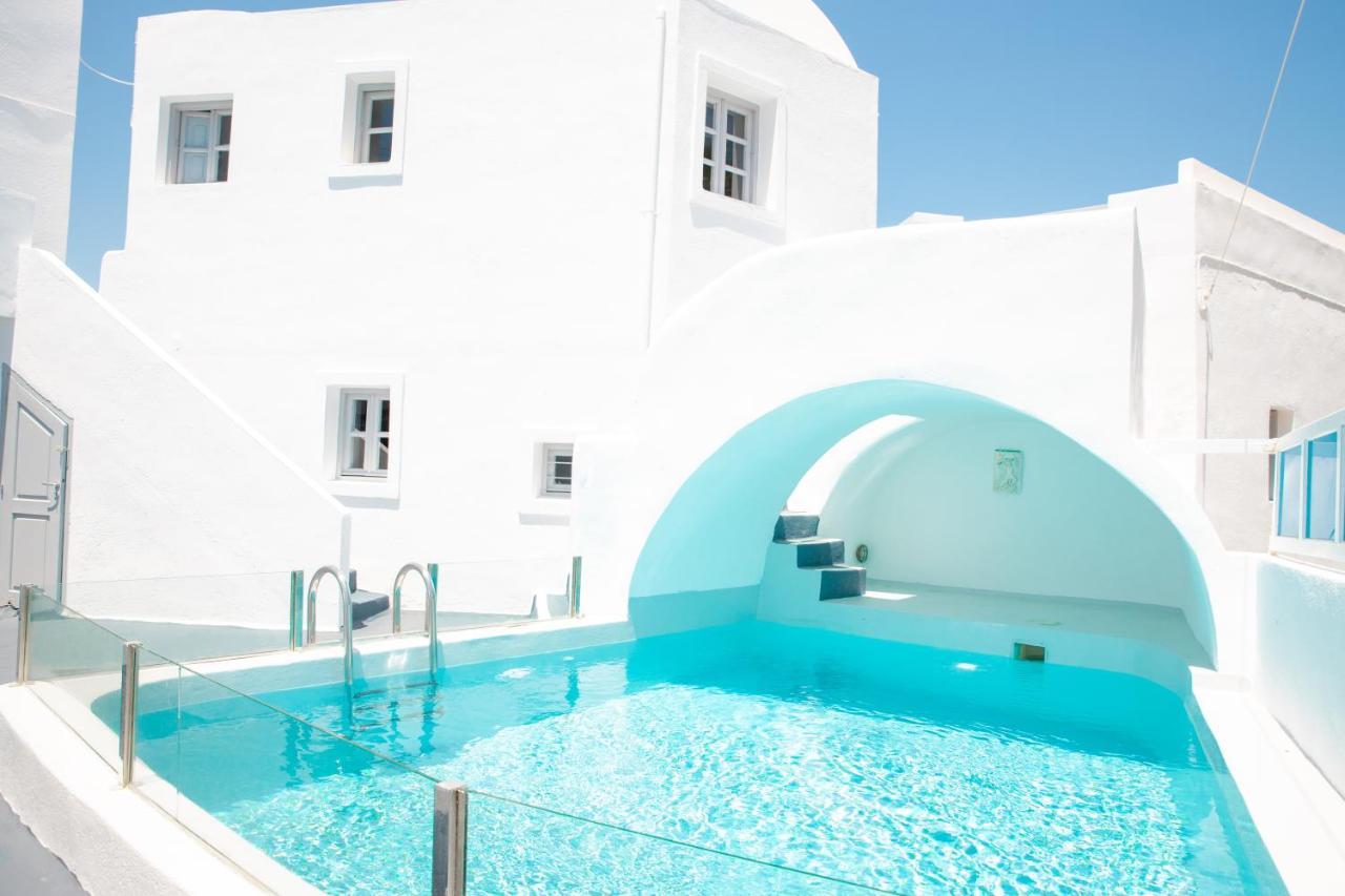 Aparthotel White Cave 3*