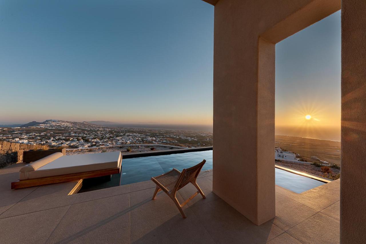 Villa North Santorini - A Luxury *
