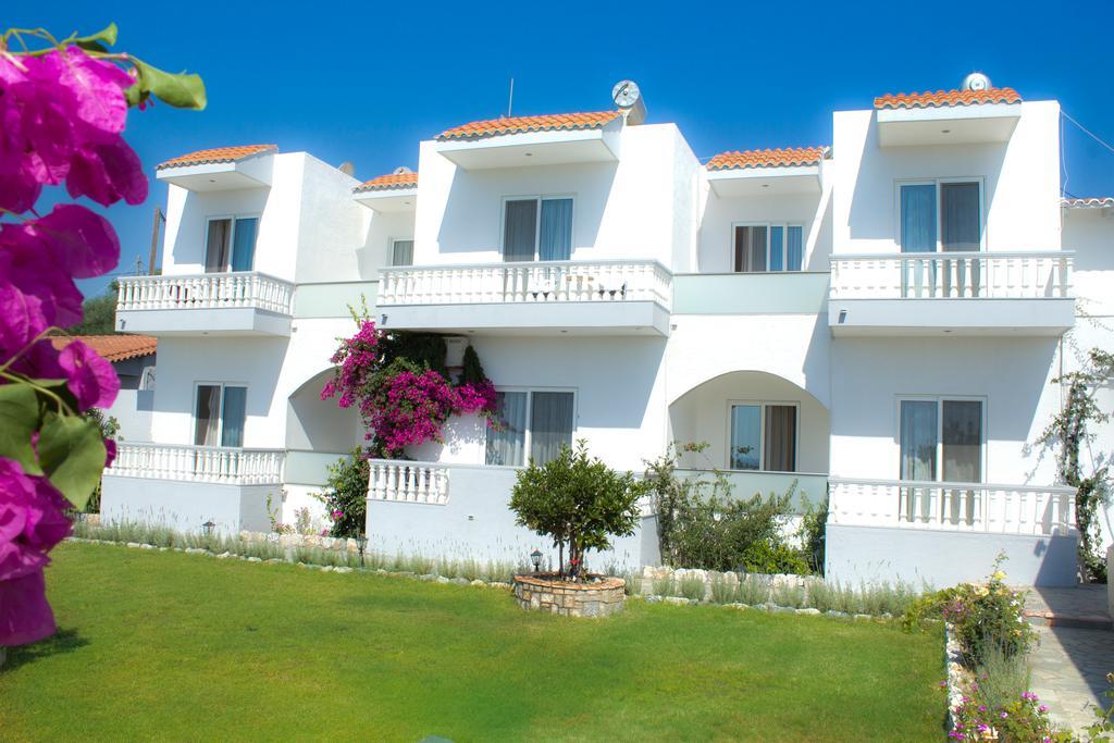Gardenia 3* Perissa (Santorini)