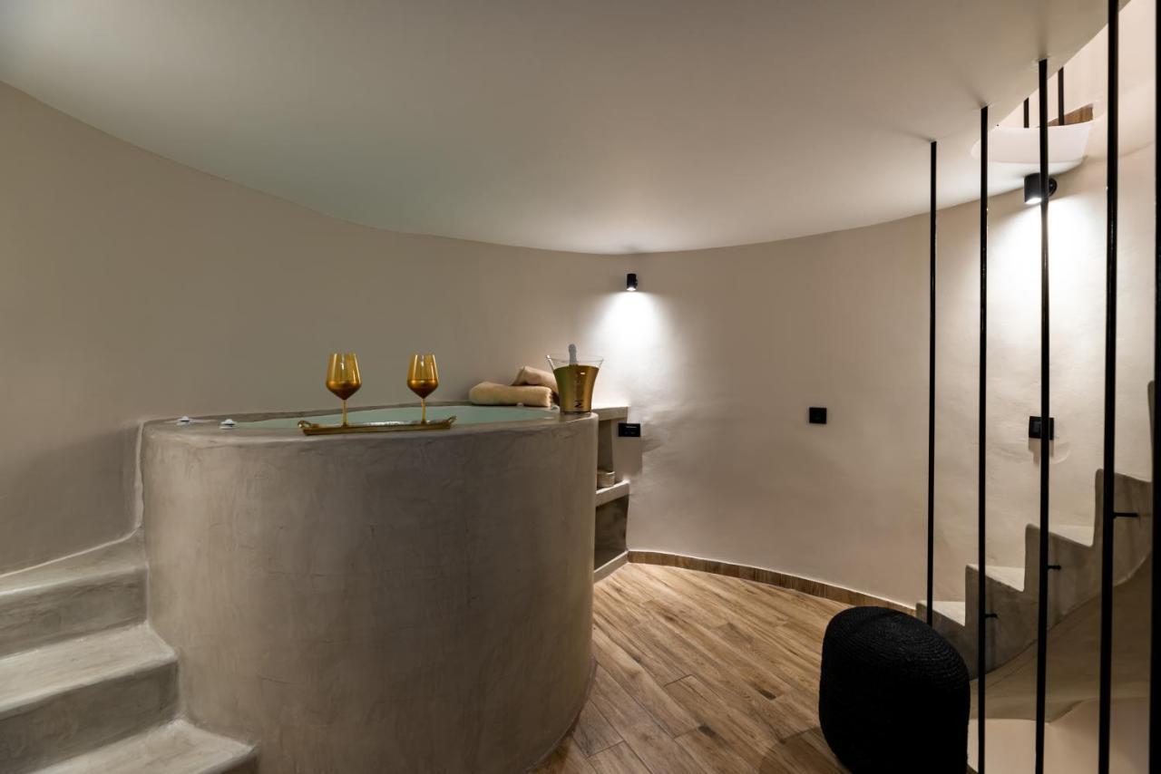Villa Lami Traditional Windmill - With Private Pool And Jacuzzi