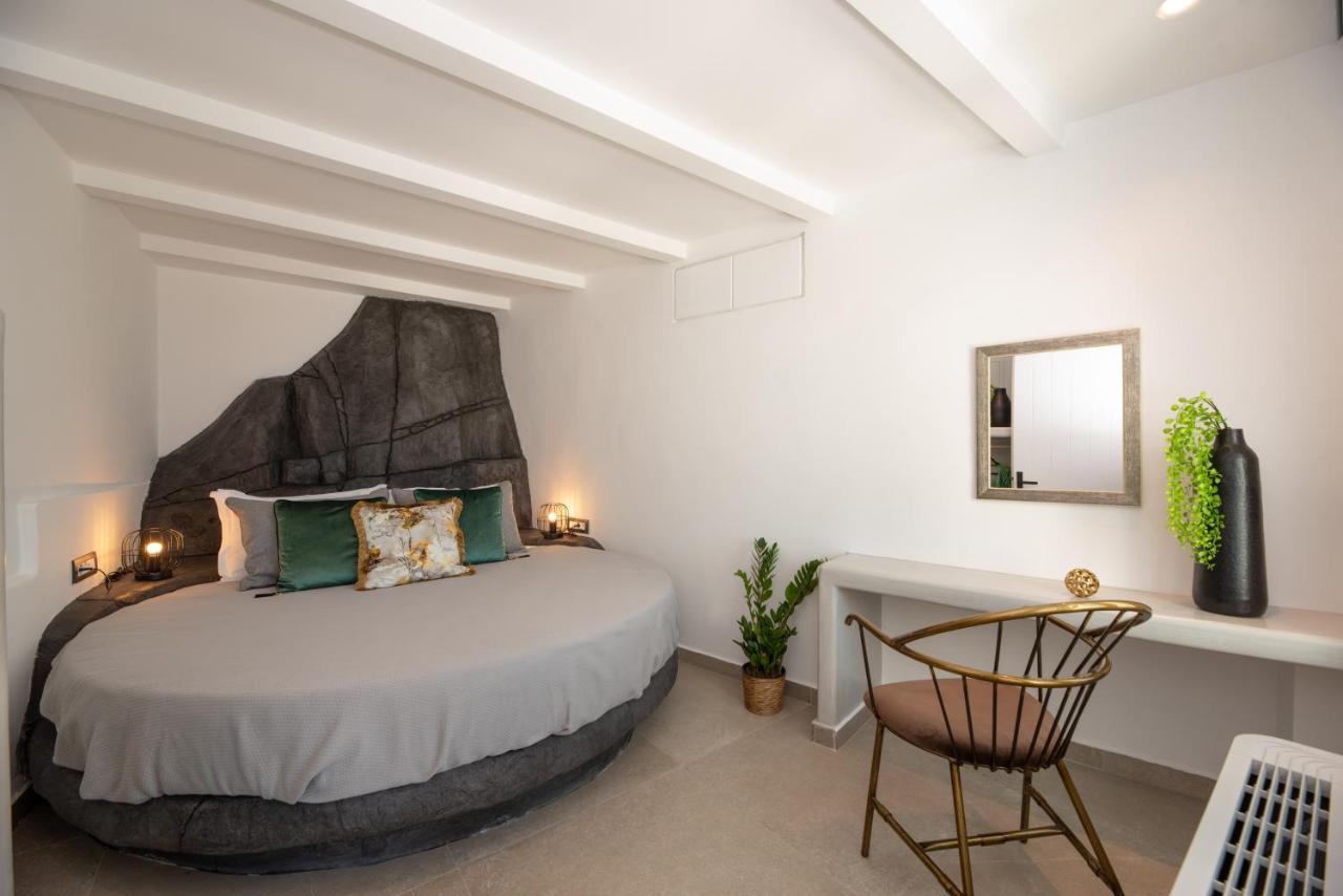 Daydream Luxury 3* Fira (Santorini)