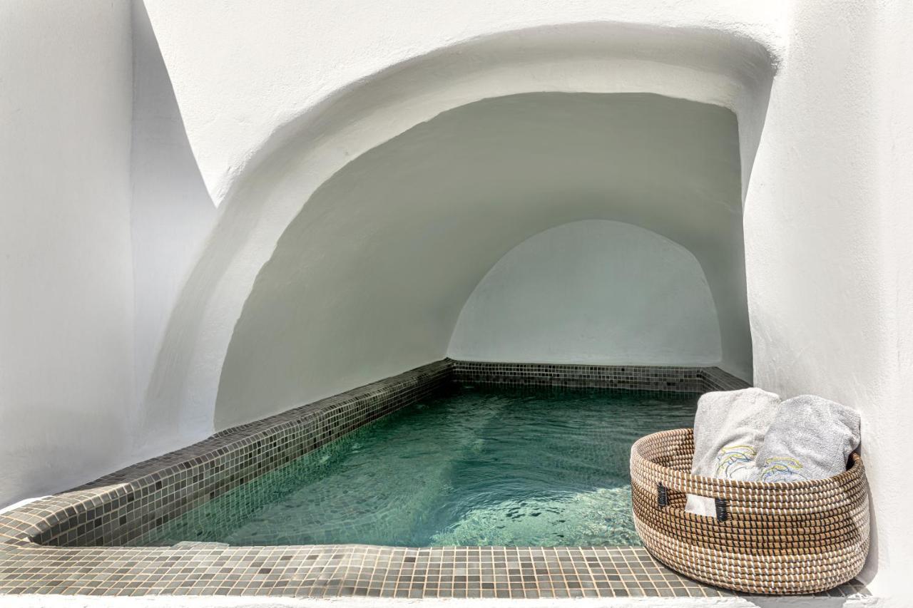 Yposkafo Jacuzzi House Holiday home Oia (Santorini)