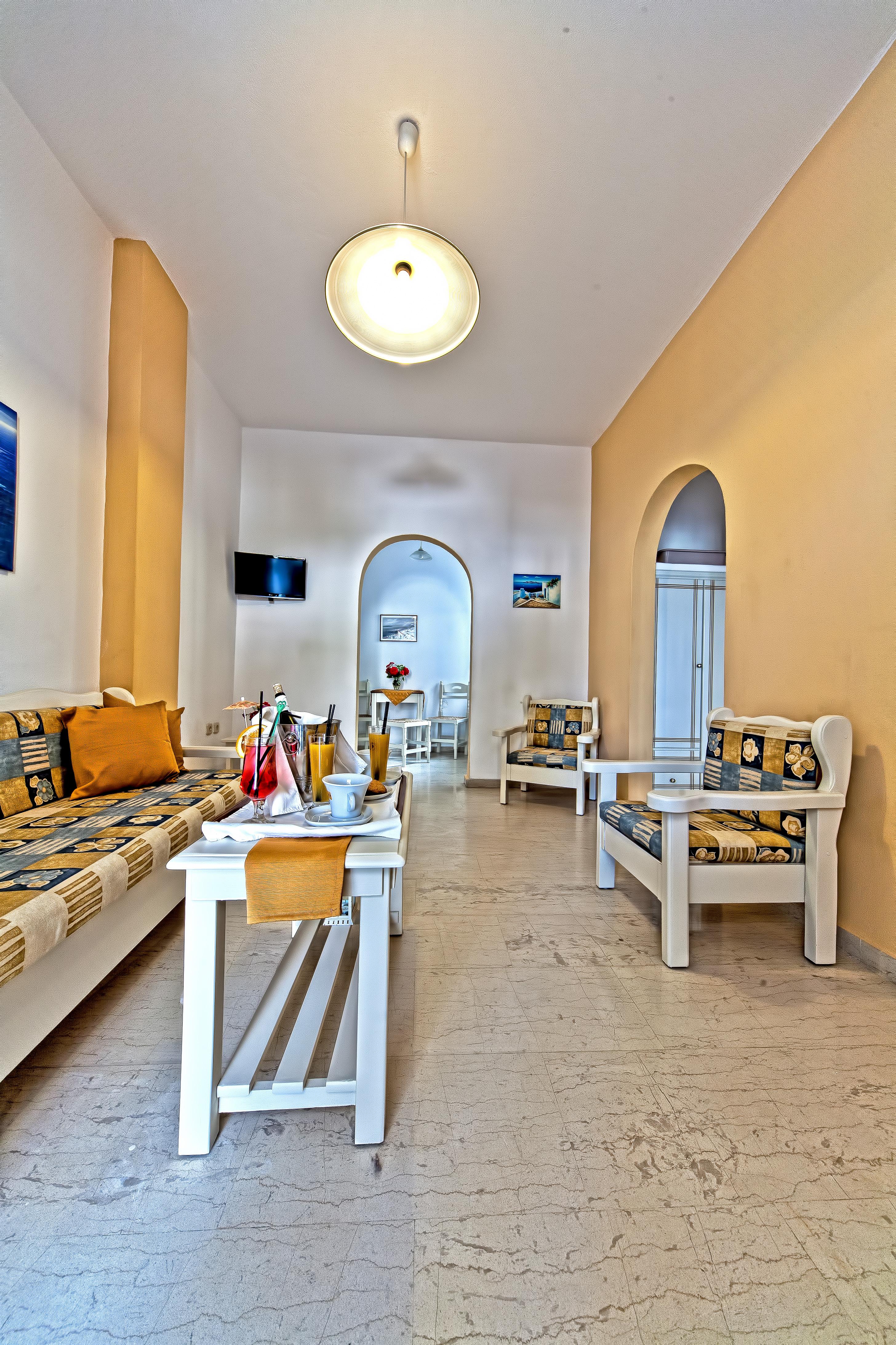 Sellada Kamari (Santorini)