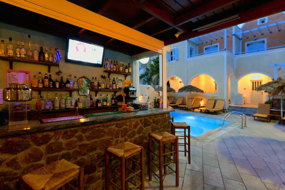 Sellada Aparthotel Kamari (Santorini)