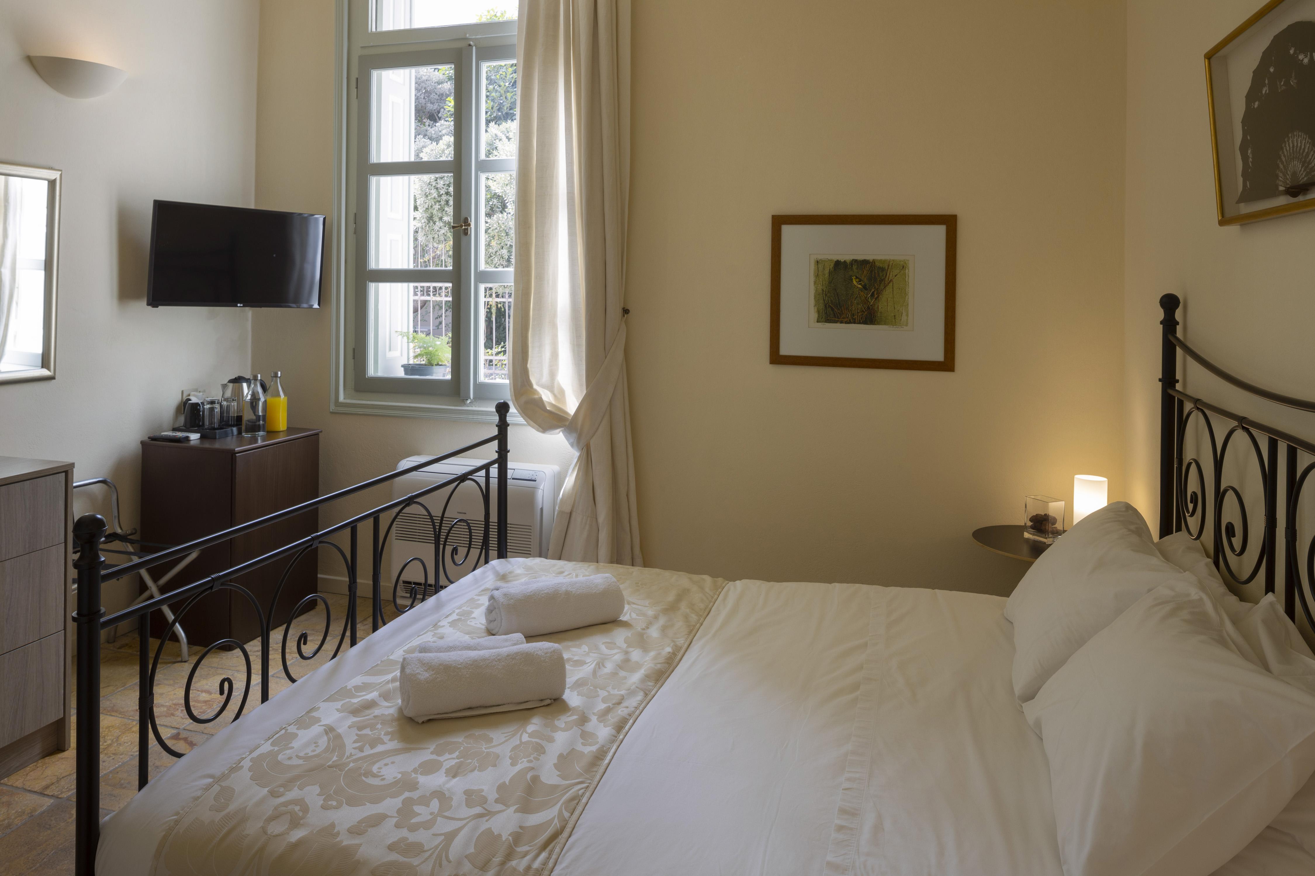 Aria Lito Mansion 4* Fira (Santorini)