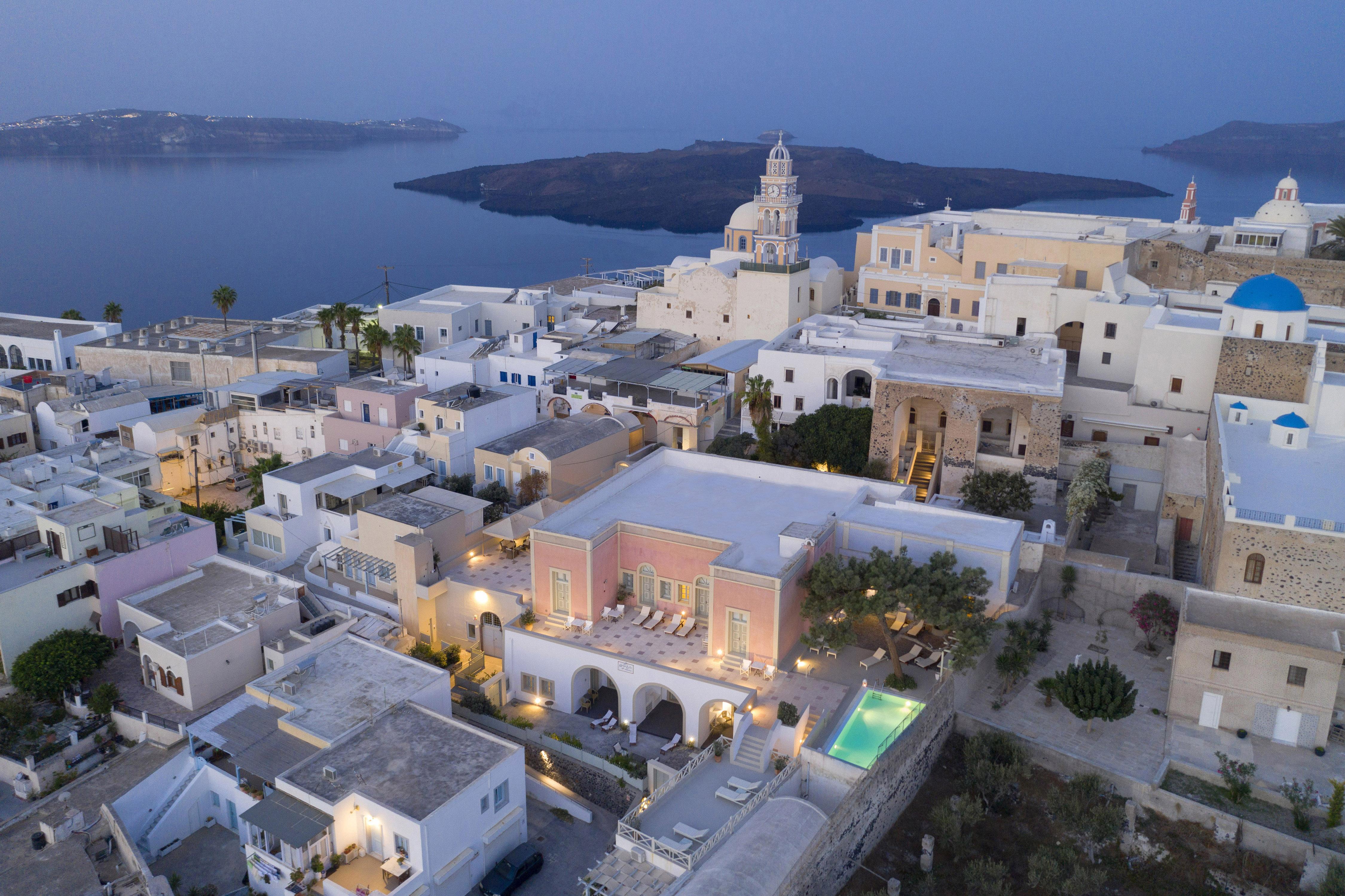 Aria Lito Mansion 4*