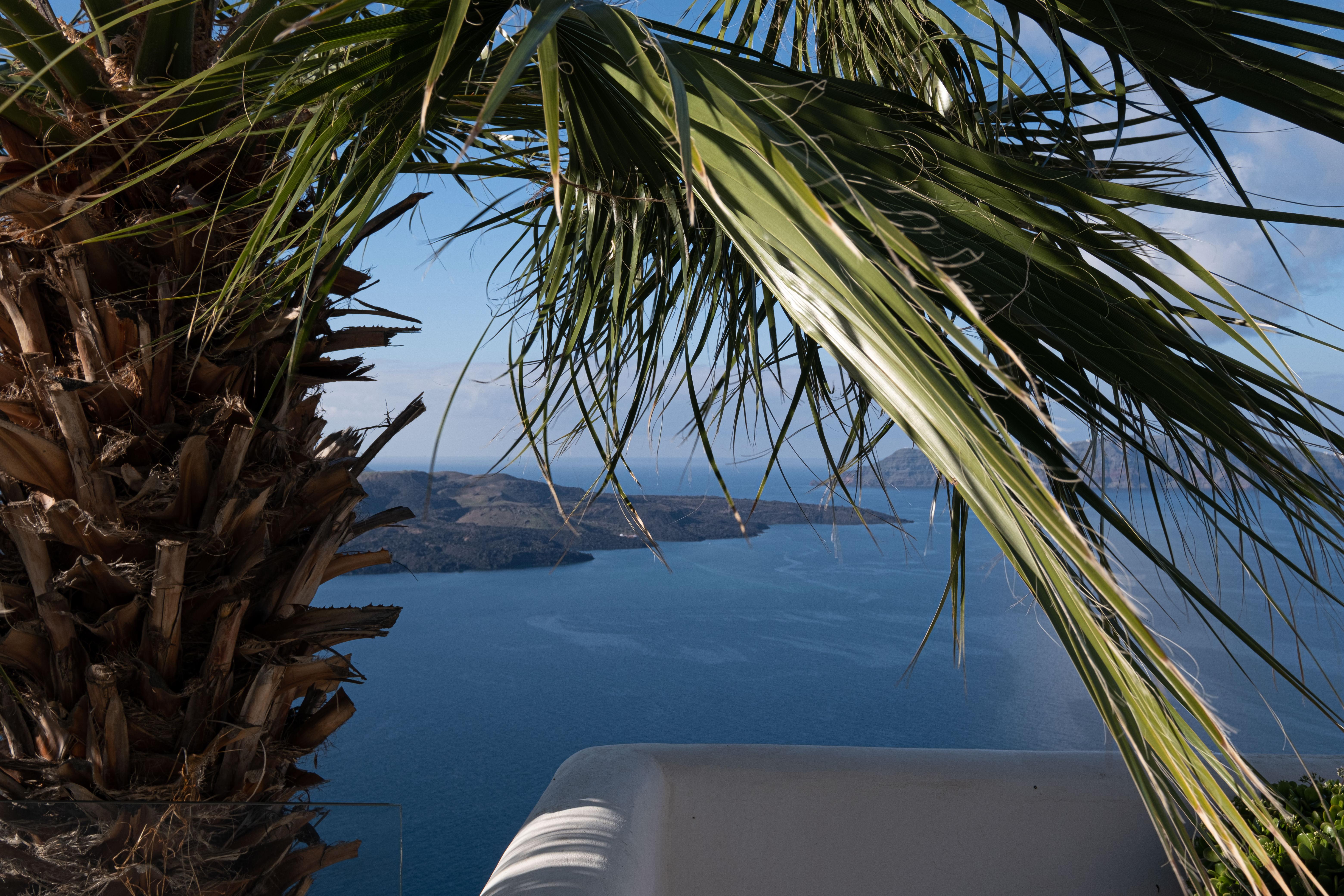 Loucas On The Cliff 3*