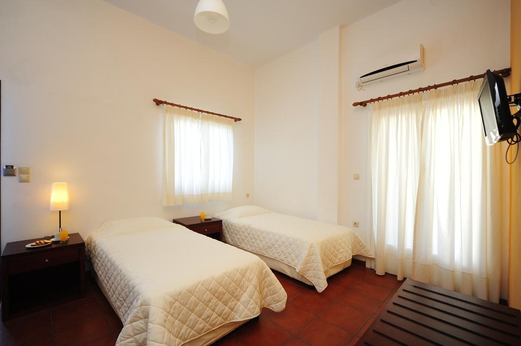 Solaris (adults Only) 3*