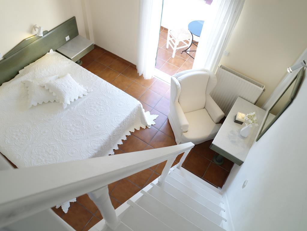 Solaris (adults Only) 3* Fira (Santorini)